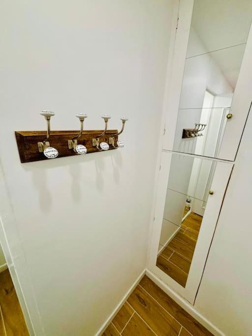 Joli Appartement Renove Incluant Parking A 10 Min De Paris 楠泰尔 外观 照片