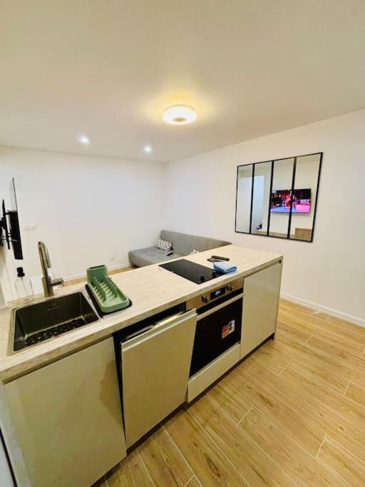Joli Appartement Renove Incluant Parking A 10 Min De Paris 楠泰尔 外观 照片
